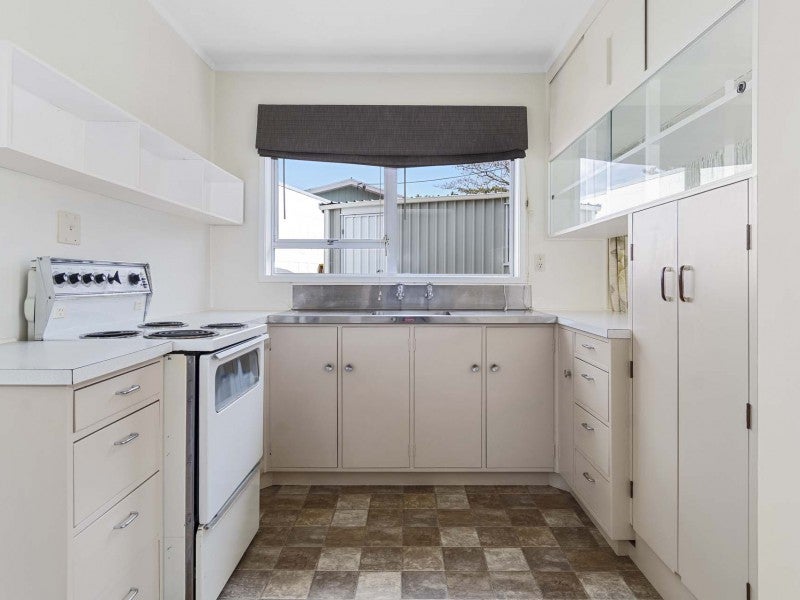 4 Smiths Road, Matua, Tauranga - Carousel 2