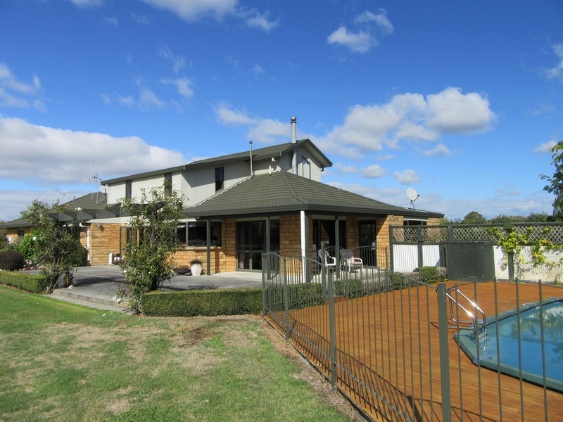526 Milson Line, Newbury - Carousel 2