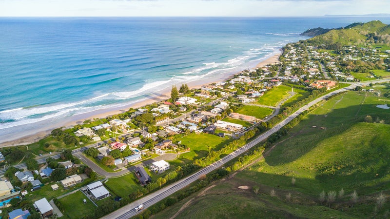 18 Beach Cove, Wainui, Gisborne - Carousel 1
