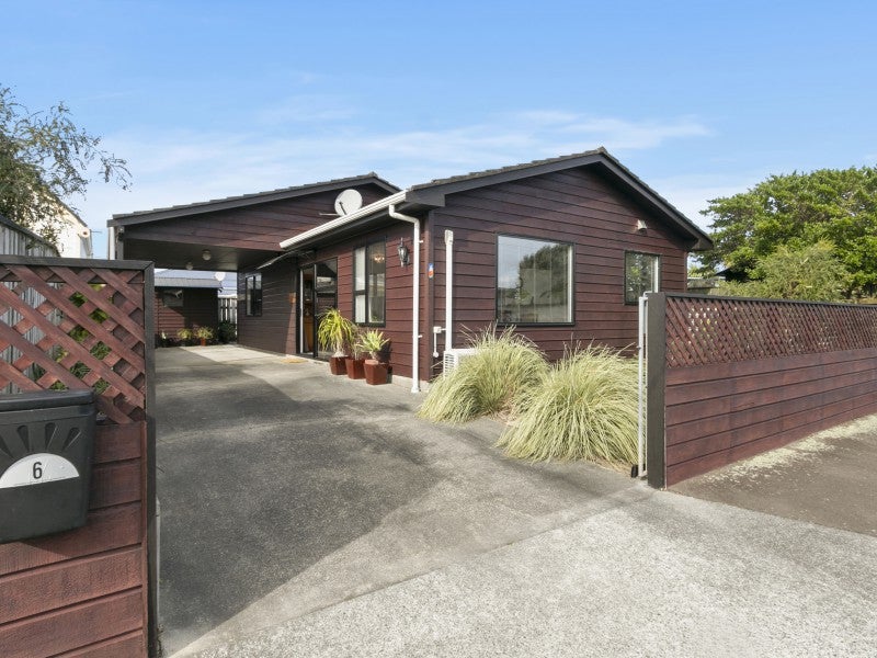 2/6 King Street, Petone, Lower Hutt - Carousel 1