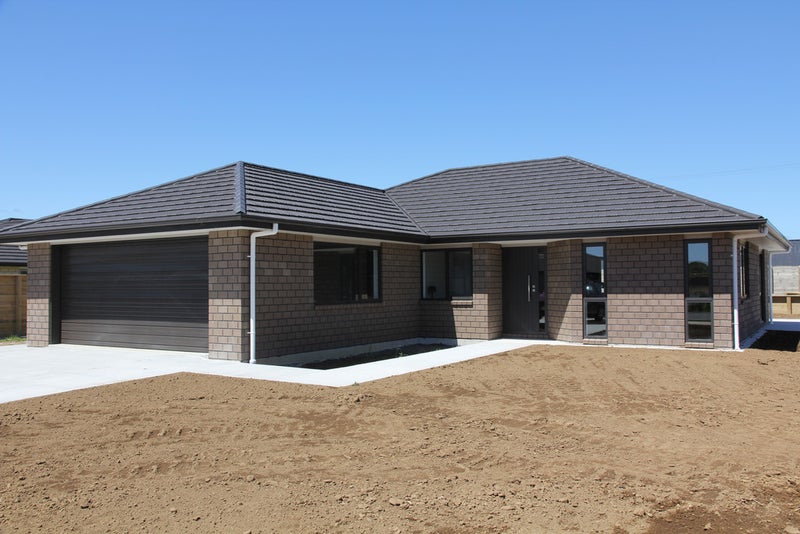 4 Cooke Farm Grove, Waiwhakaiho, New Plymouth - Carousel 2