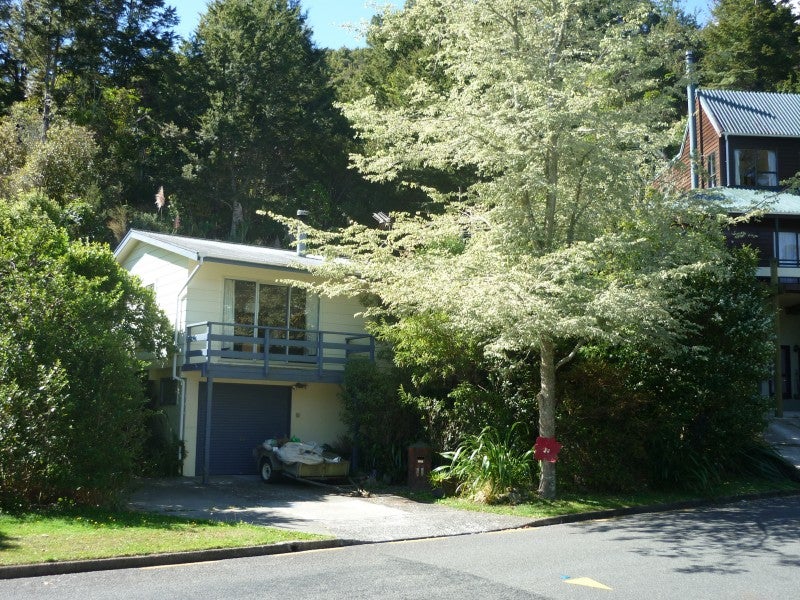 25 Fendalton Crescent, Pinehaven, Upper Hutt - Carousel 2