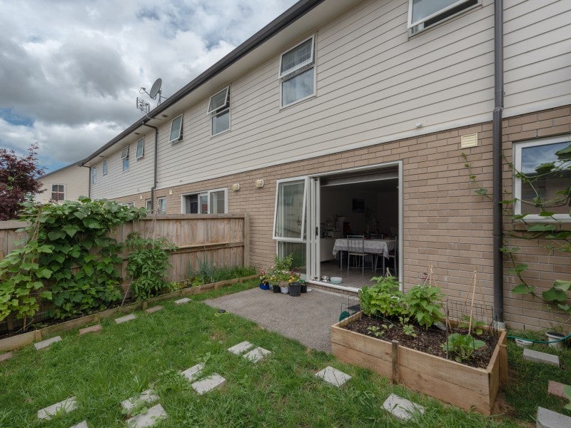 73 Chiefs Court, Hamilton East, Hamilton - Carousel 10