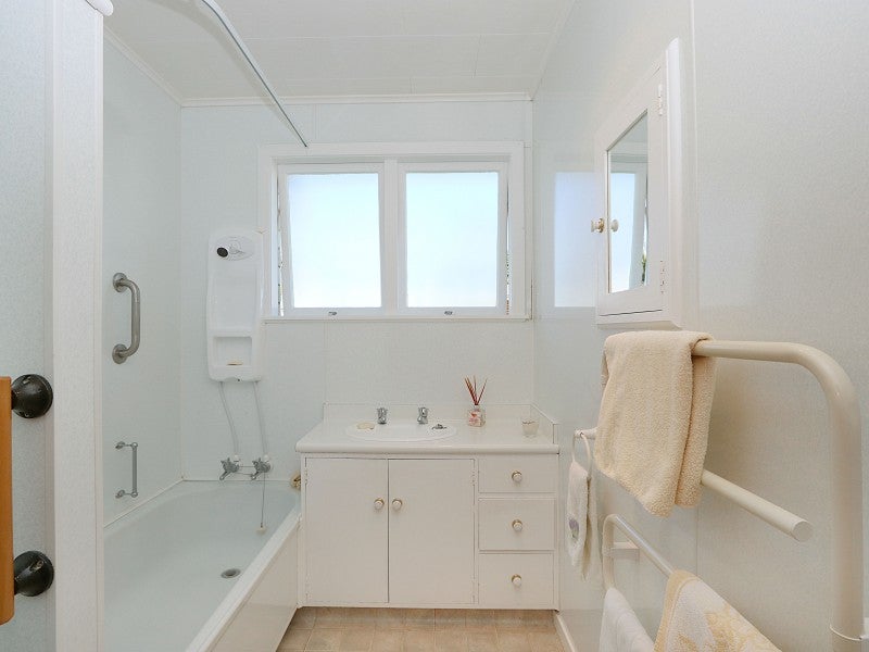 49B Laings Road, Hutt Central, Lower Hutt - Carousel 11