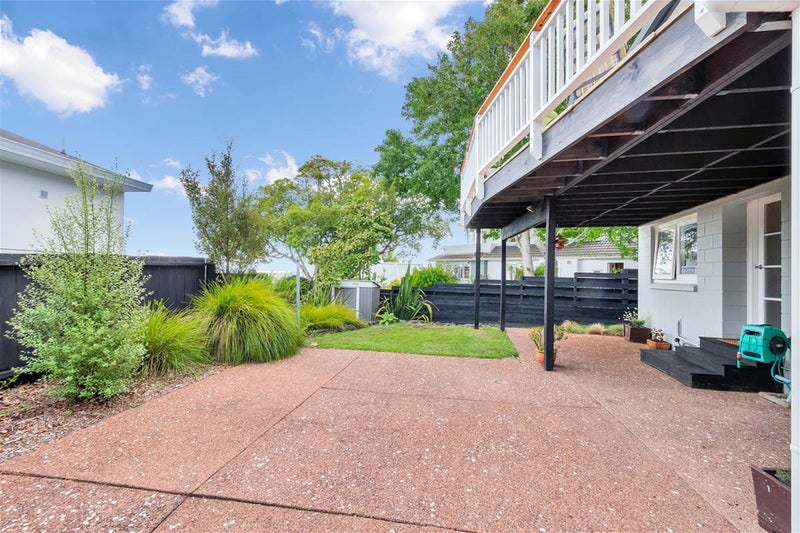 1/133 Carlisle Road, Northcross, Auckland - Carousel 30