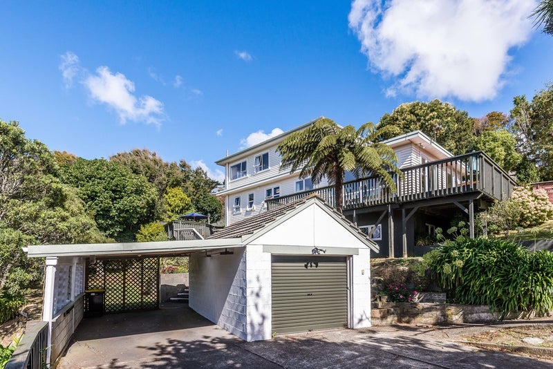 11 Spencer Street, Crofton Downs, Wellington - Carousel 1