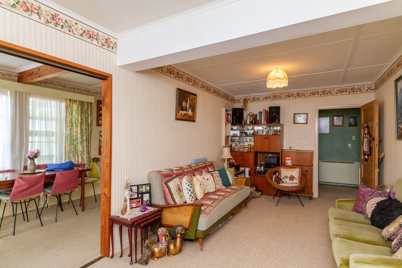 87 Waddington Drive, Naenae, Lower Hutt - Carousel 2