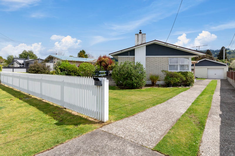 74 Lisa Crescent, Mangakakahi, Rotorua - Carousel 1