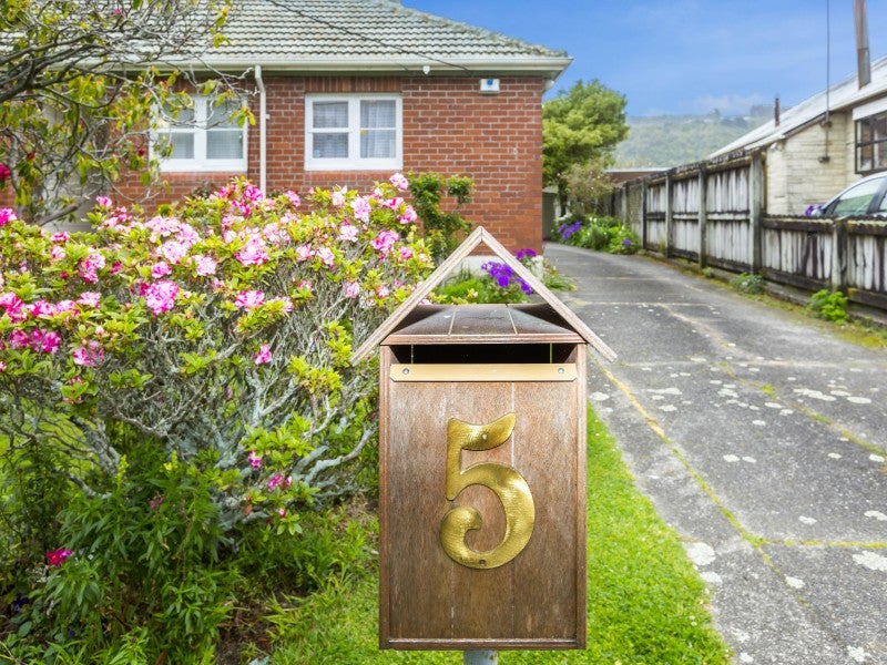 5 Pearce Crescent, Taita, Lower Hutt - Carousel 16
