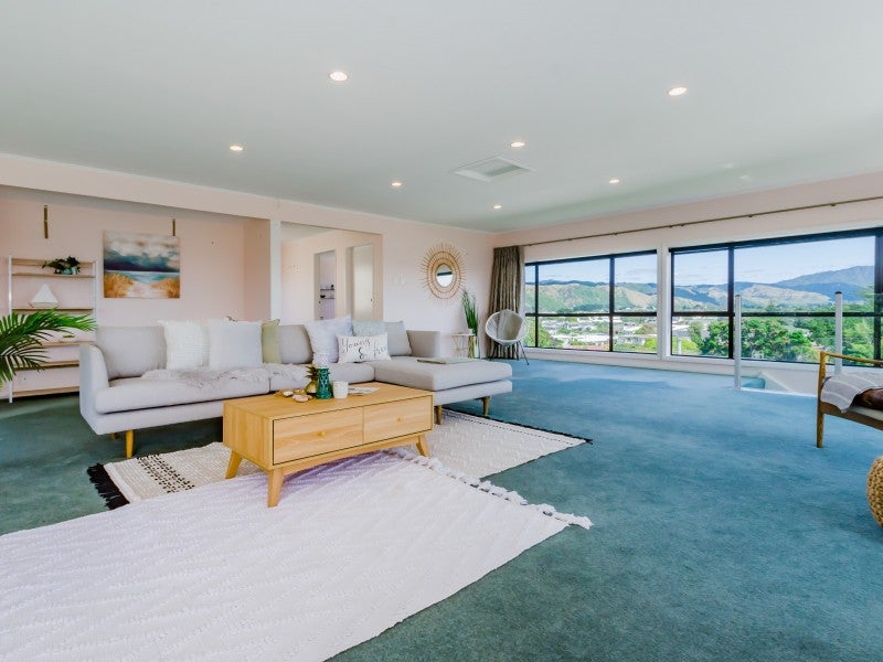 8 Kohutuhutu Road, Raumati Beach, Paraparaumu - Carousel 2