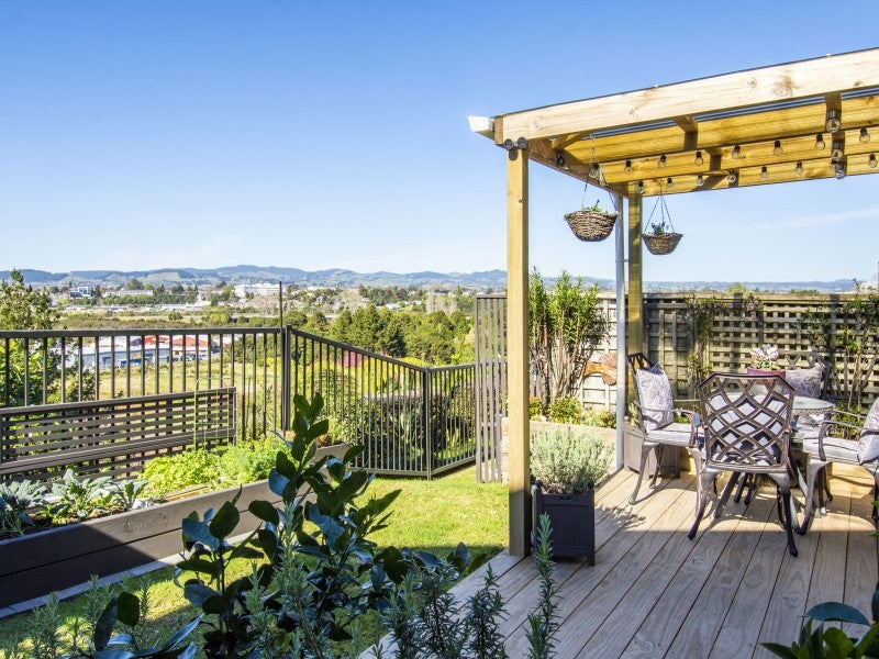 1/41 Manchester Way, Judea, Tauranga - Carousel 1