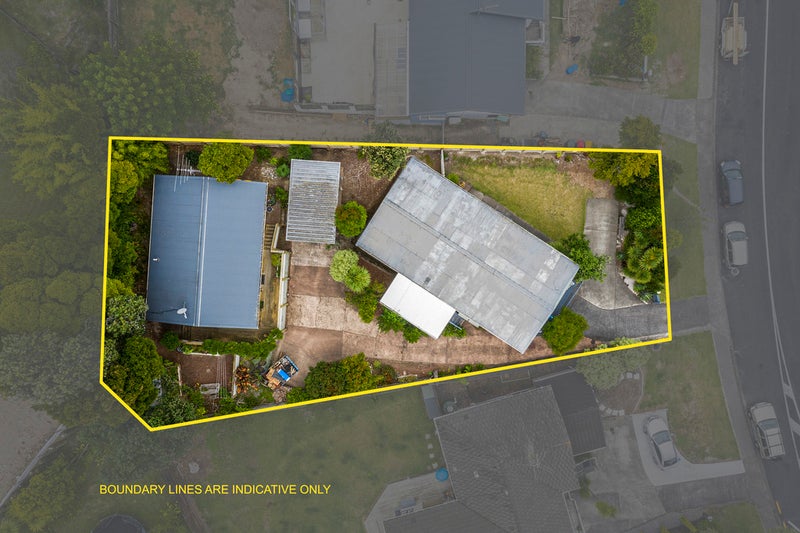 17 Castleford Street, Green Bay, Auckland - Carousel 2