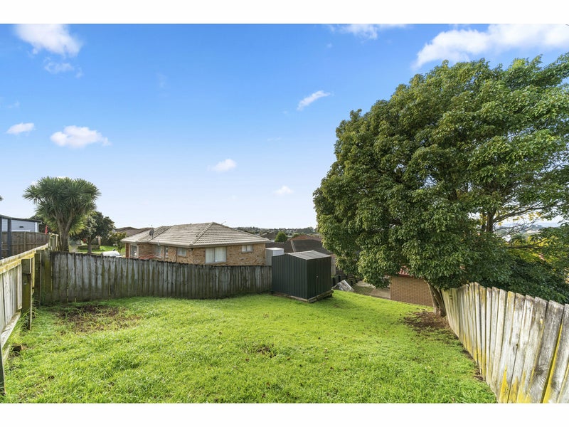 26 Piriti Place, Weymouth, Auckland - Carousel 2
