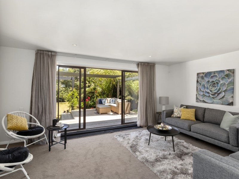 201 Riverside Drive, Waterloo, Lower Hutt - Carousel 1