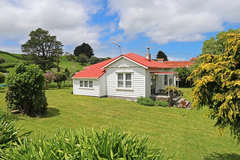 25 Old Normanby Road, Hawera - Carousel 28