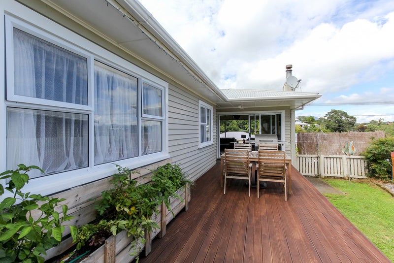 30 Essex Street, Vogeltown, New Plymouth - Carousel 2