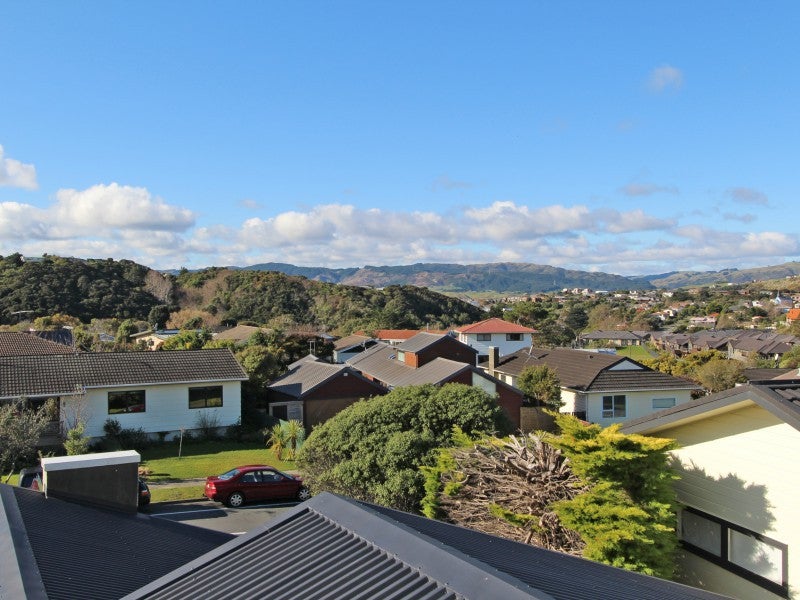70 Discovery Drive, Whitby, Porirua - Carousel 2