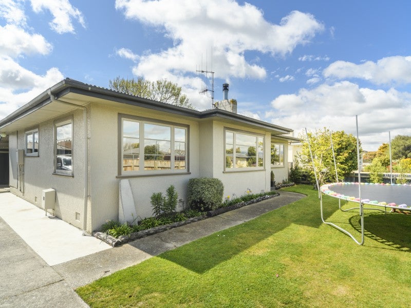17 Forbury Avenue, Takaro, Palmerston North - Carousel 1