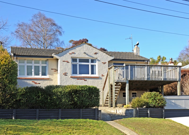 10 Quarry Road, Green Island, Dunedin - Carousel 1