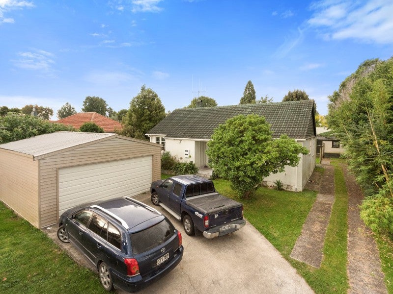 3 Watts Crescent, Hamilton East, Hamilton - Carousel 1