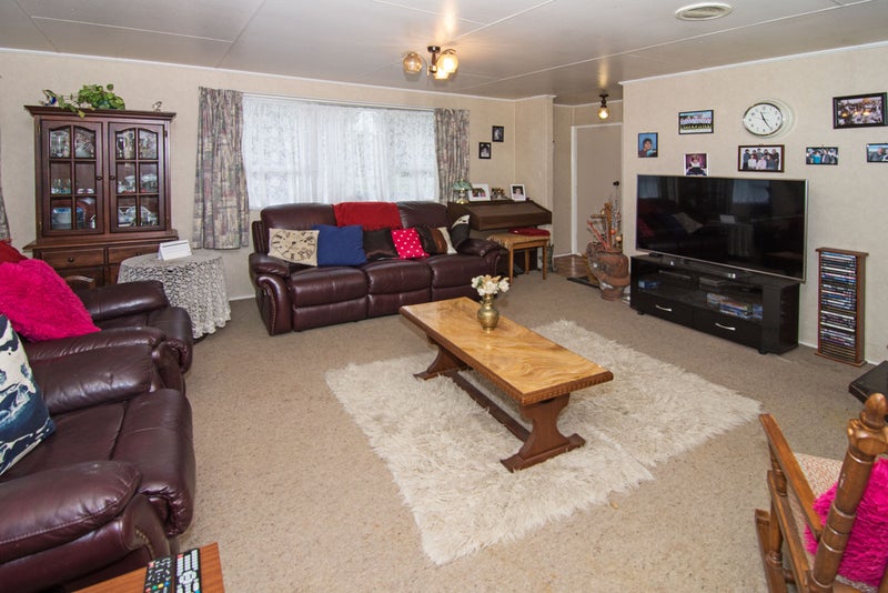 26 West Road, Masterton - Carousel 2