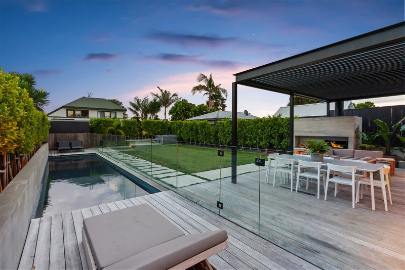 16 Pelham Avenue, Point Chevalier, Auckland - Carousel 2