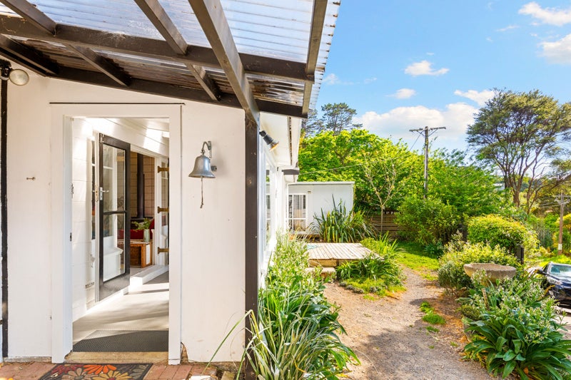 29 Kauri Point Road, Laingholm, Auckland - Carousel 26