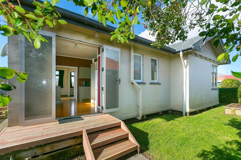 354A Carrington Street, Upper Vogeltown, New Plymouth - Carousel 2