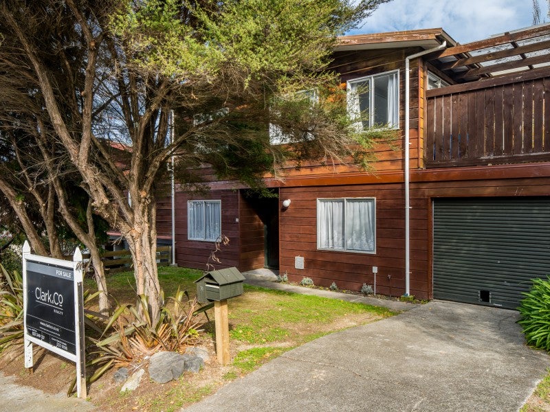 14 PENRYN DRIVE, CAMBORNE, PORIRUA - Carousel 2