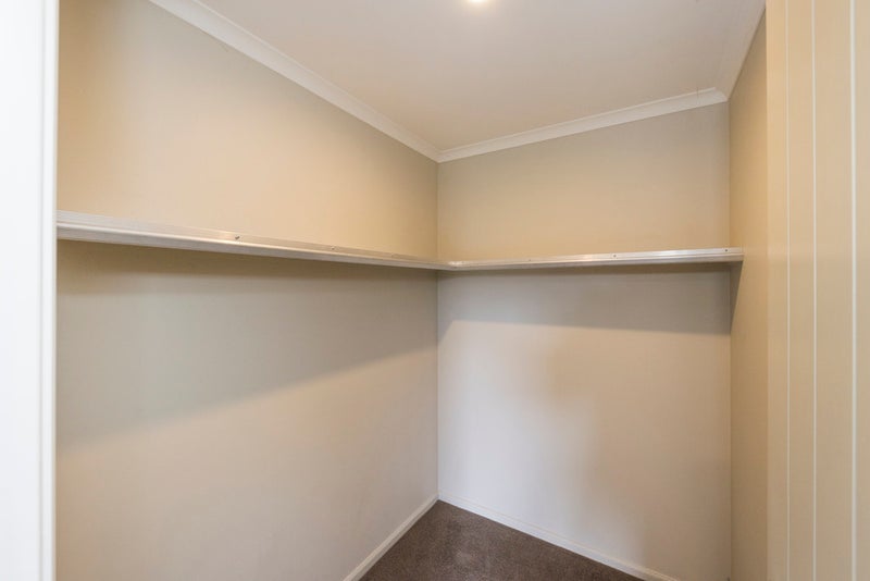 25 Branigan Parade, Kelvin Grove, Palmerston North - Carousel 26
