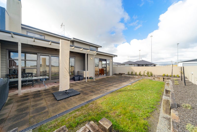 24 Balrickard Way, Milson, Palmerston North - Carousel 19
