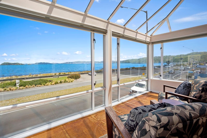 159 The Esplanade, Petone, Lower Hutt - Carousel 2