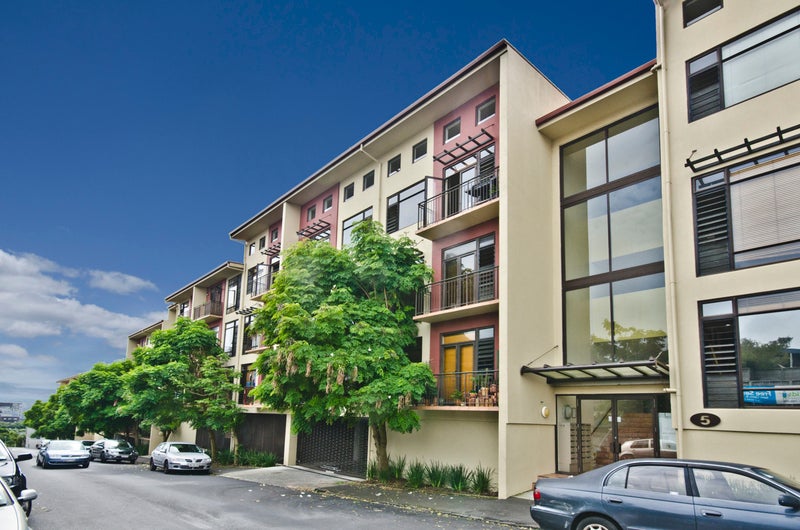 2D/4 Rendall Place, Eden Terrace, Auckland - Carousel 1
