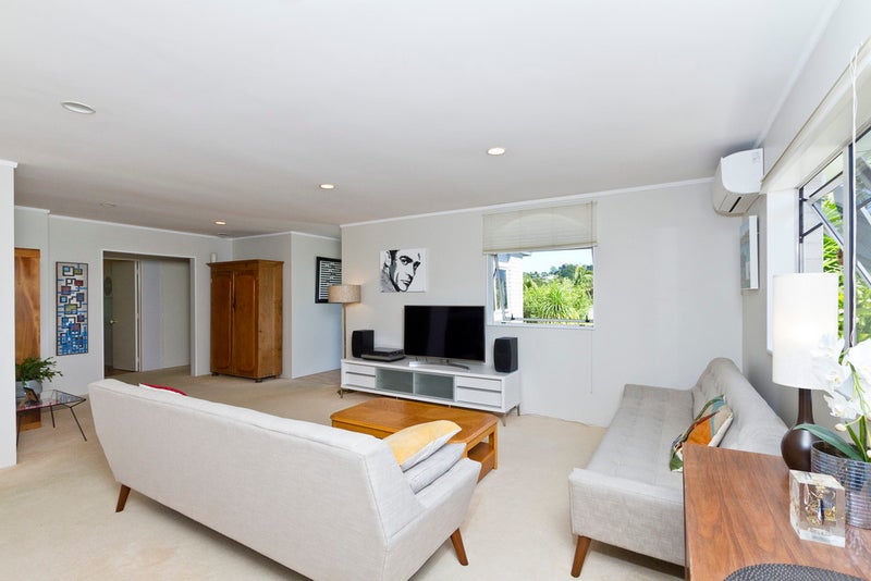 22 Palmgreen Court, Stanmore Bay, Whangaparaoa - Carousel 2