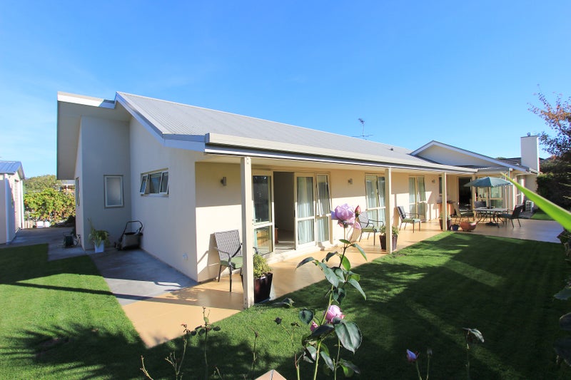20 Magnolia Drive, Springlands, Blenheim - Carousel 2