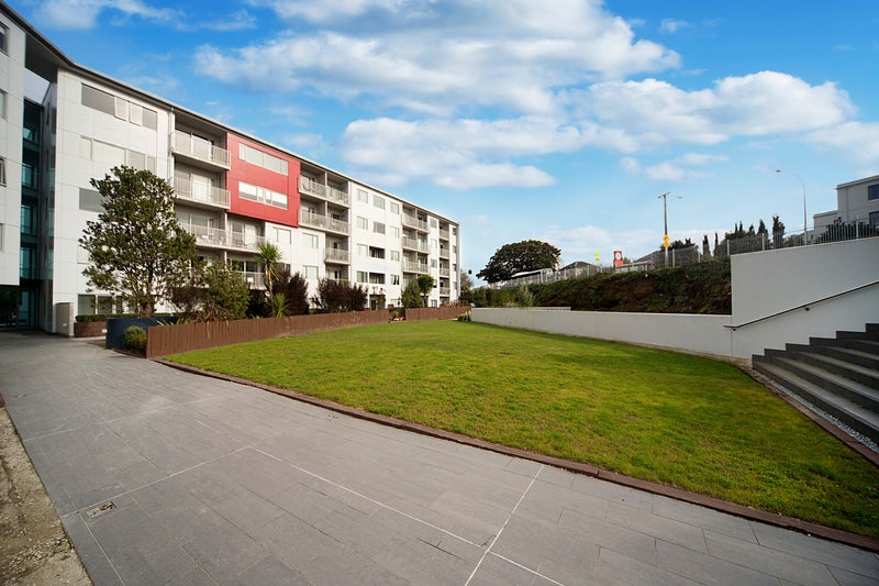 B 403/130 Anzac Street, Takapuna, Auckland - Carousel 11