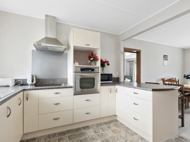 1/87 Main RD, Wainuiomata, Lower Hutt - Carousel 2