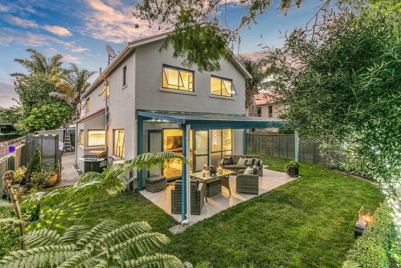 11C Jordan Avenue, Onehunga, Auckland - Carousel 1