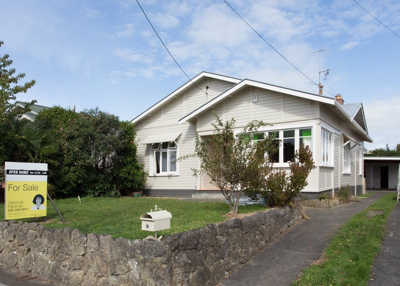 14 Boydfield Street, Whanganui East, Whanganui - Carousel 1