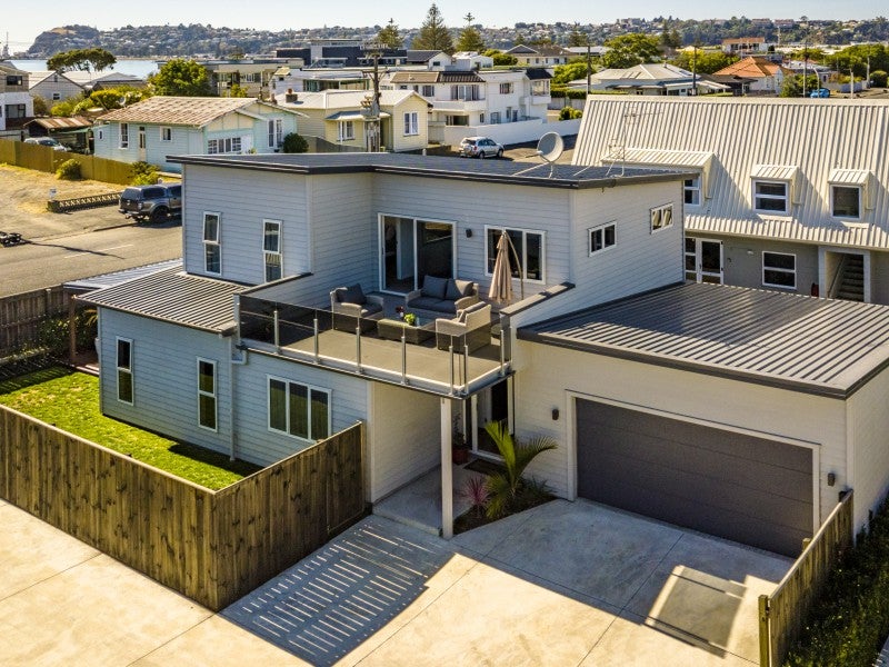 168 Charles Street, Westshore, Napier - Carousel 1