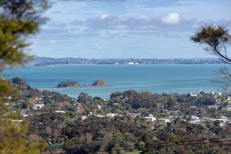 54 View Road, Ostend, Waiheke Island - Carousel 1