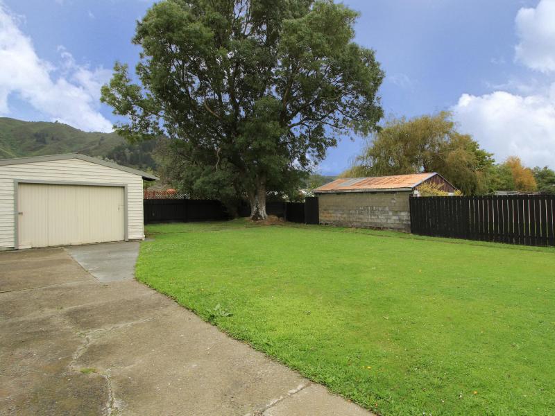 55 Dover Road, Wainuiomata, Lower Hutt - Carousel 2