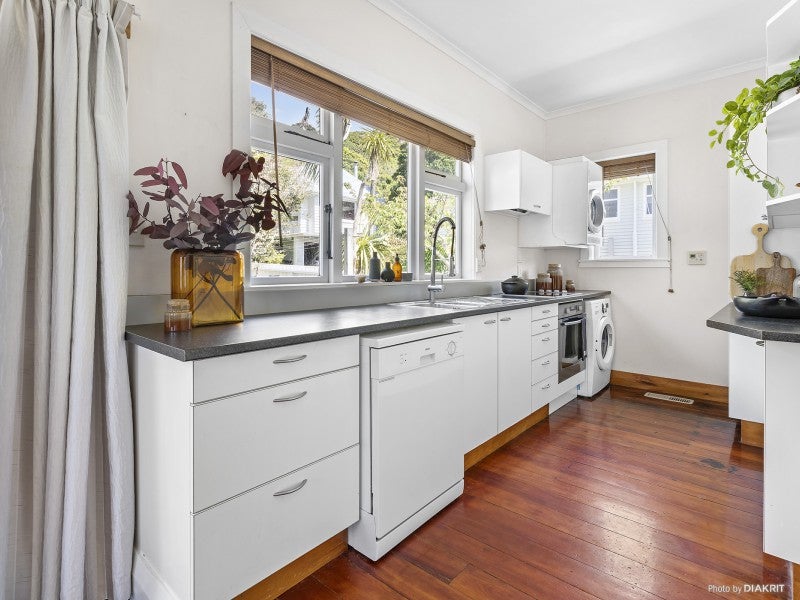 35 Cornford Street, Karori, Wellington - Carousel 2