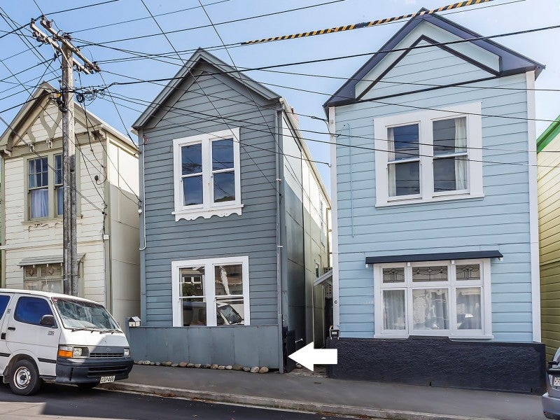 8 Porritt Avenue, Mount Victoria, Wellington - Carousel 1