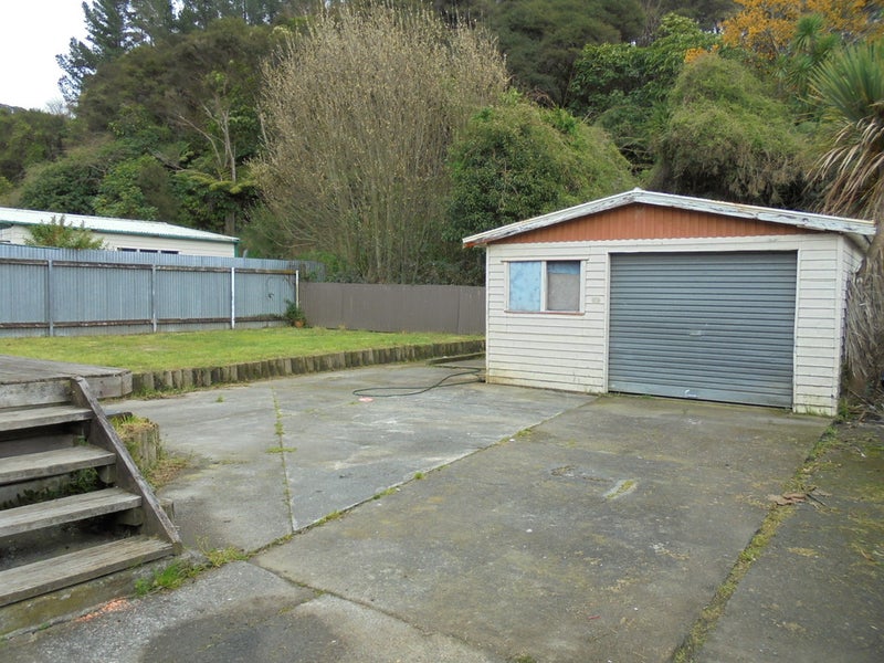 32 Lees Grove, Wainuiomata, Lower Hutt - Carousel 11
