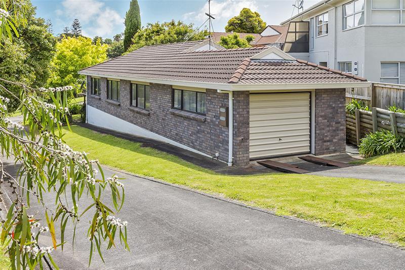 2/11 Charles Dickens Drive, Mellons Bay, Auckland - Carousel 14