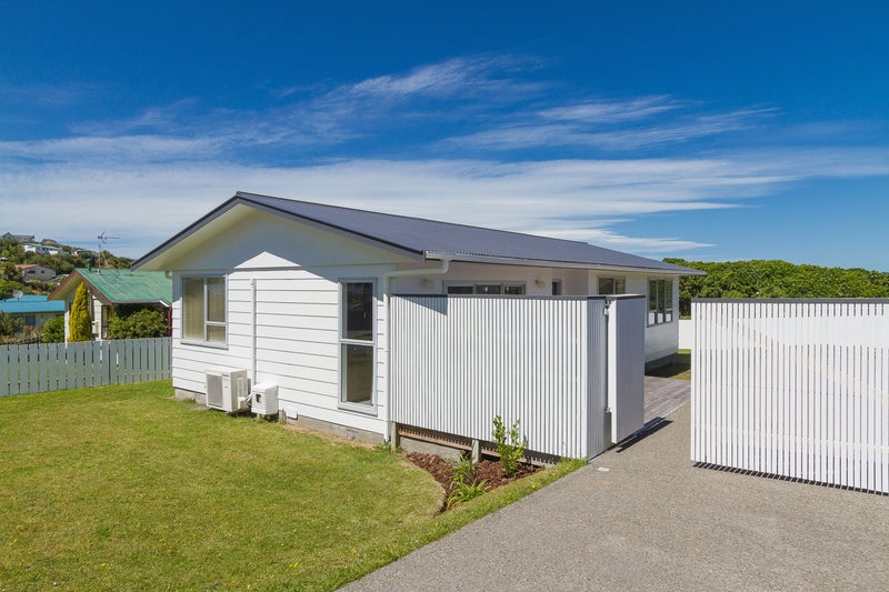 11 Kaitangata Crescent, Kelson, Lower Hutt - Carousel 1