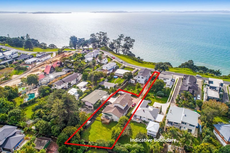 48A Marine Parade, Mellons Bay, Auckland - Carousel 1