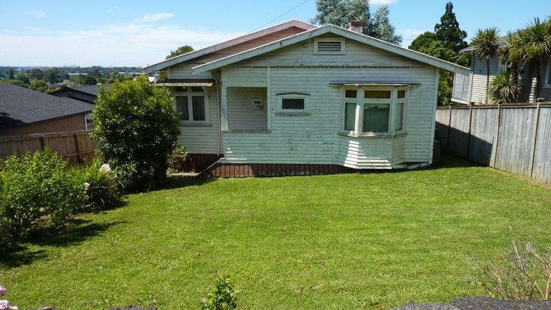 176 Mount Albert Road, Sandringham, Auckland - Carousel 1