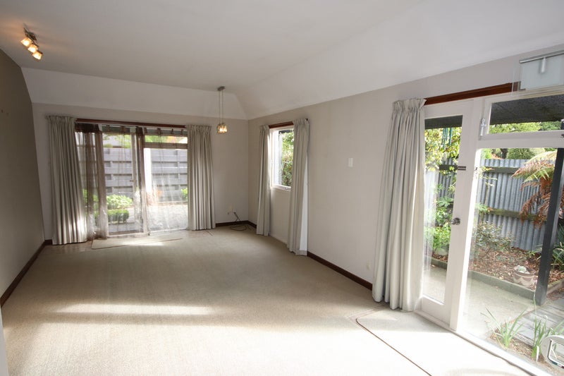 32 Oak Grove, Ashburton, Ashburton - Carousel 2